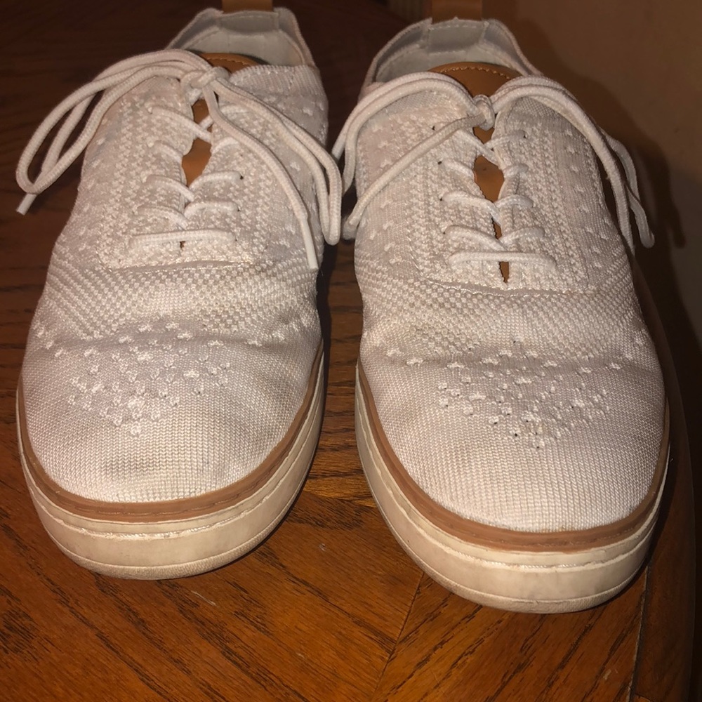 Female Valdo shoes Size 9